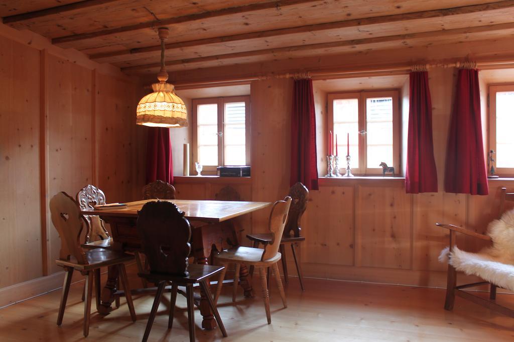 Villa Tgesa Ferrera Schmitten  Camera foto