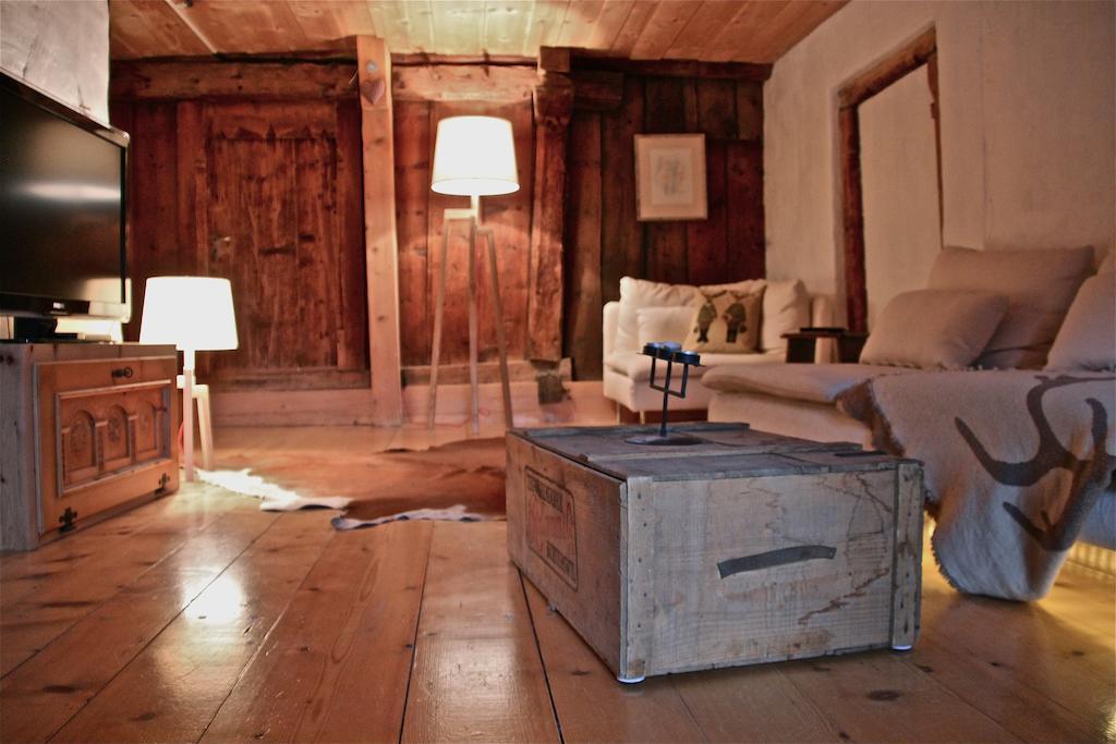 Villa Tgesa Ferrera Schmitten  Camera foto